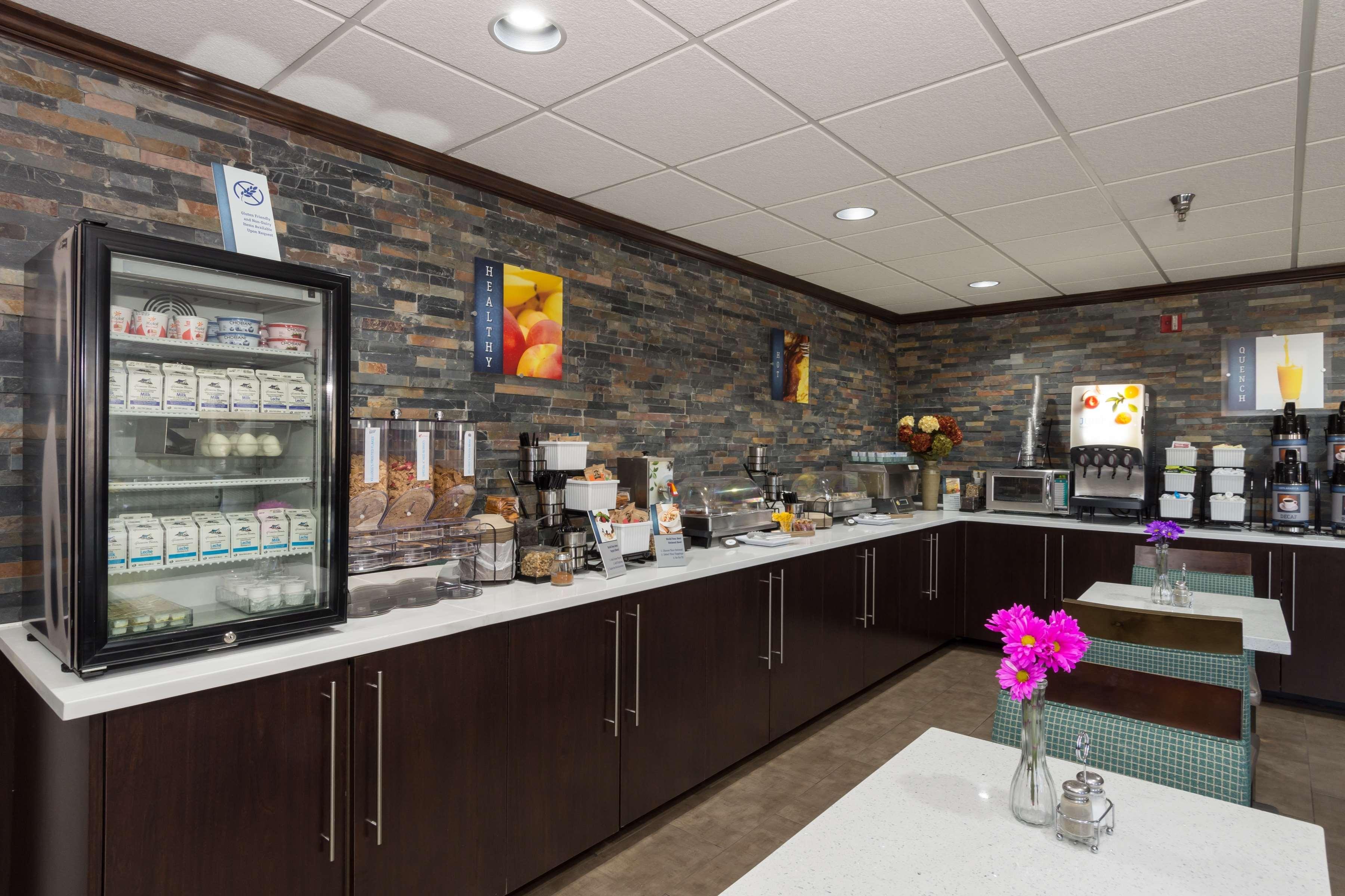 Best Western Plus Pineville-Charlotte South Exterior photo